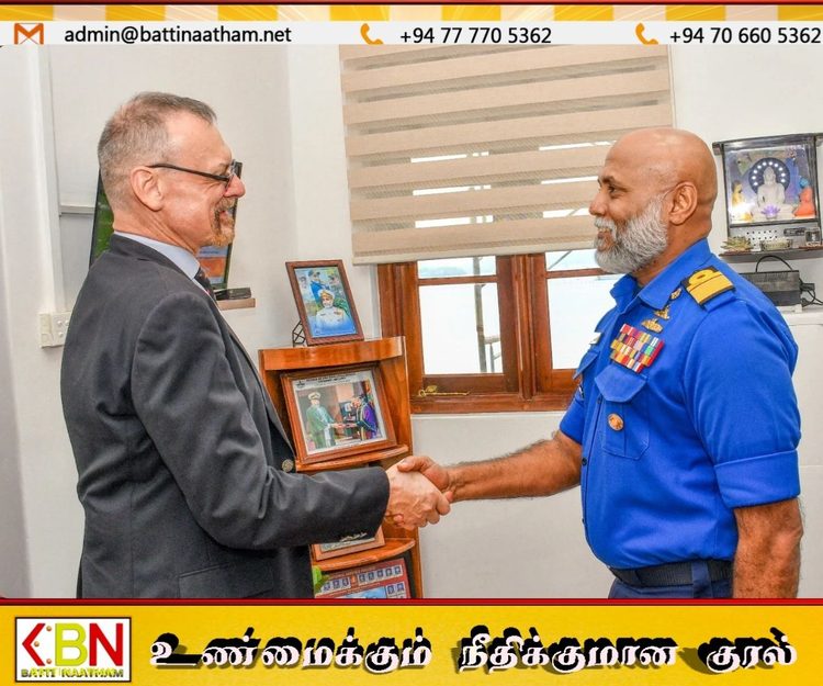 பிரான்ஸ் தூதுவர் தலைமையிலான குழு கிழக்கு கடற்படை கட்டளைக்கு விஜயம்!