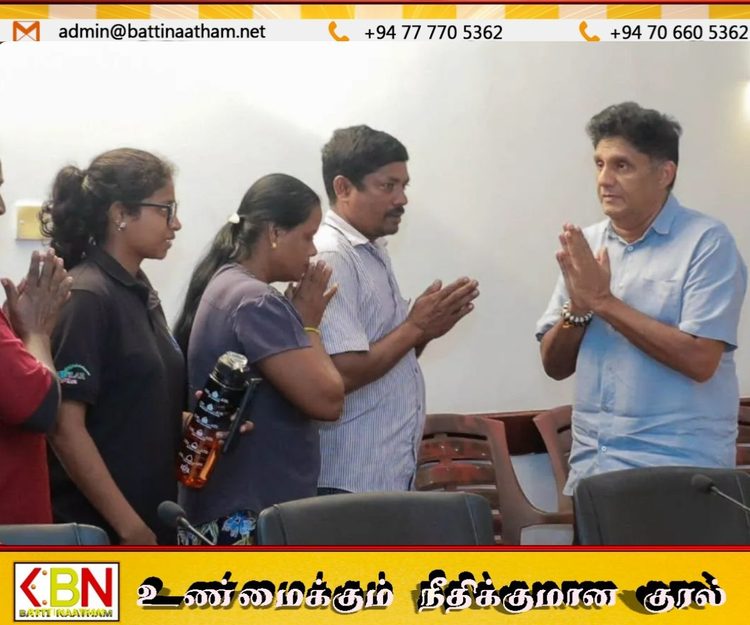 அனோஜனின் பெற்றோரை சந்தித்தார் சஜித் – விடுதலைக்கு உதவவும் உறுதி!