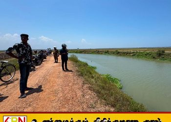 அம்பாறை ஆற்றில் இனந்தெரியாத ஆணின் சடலம் மீட்பு