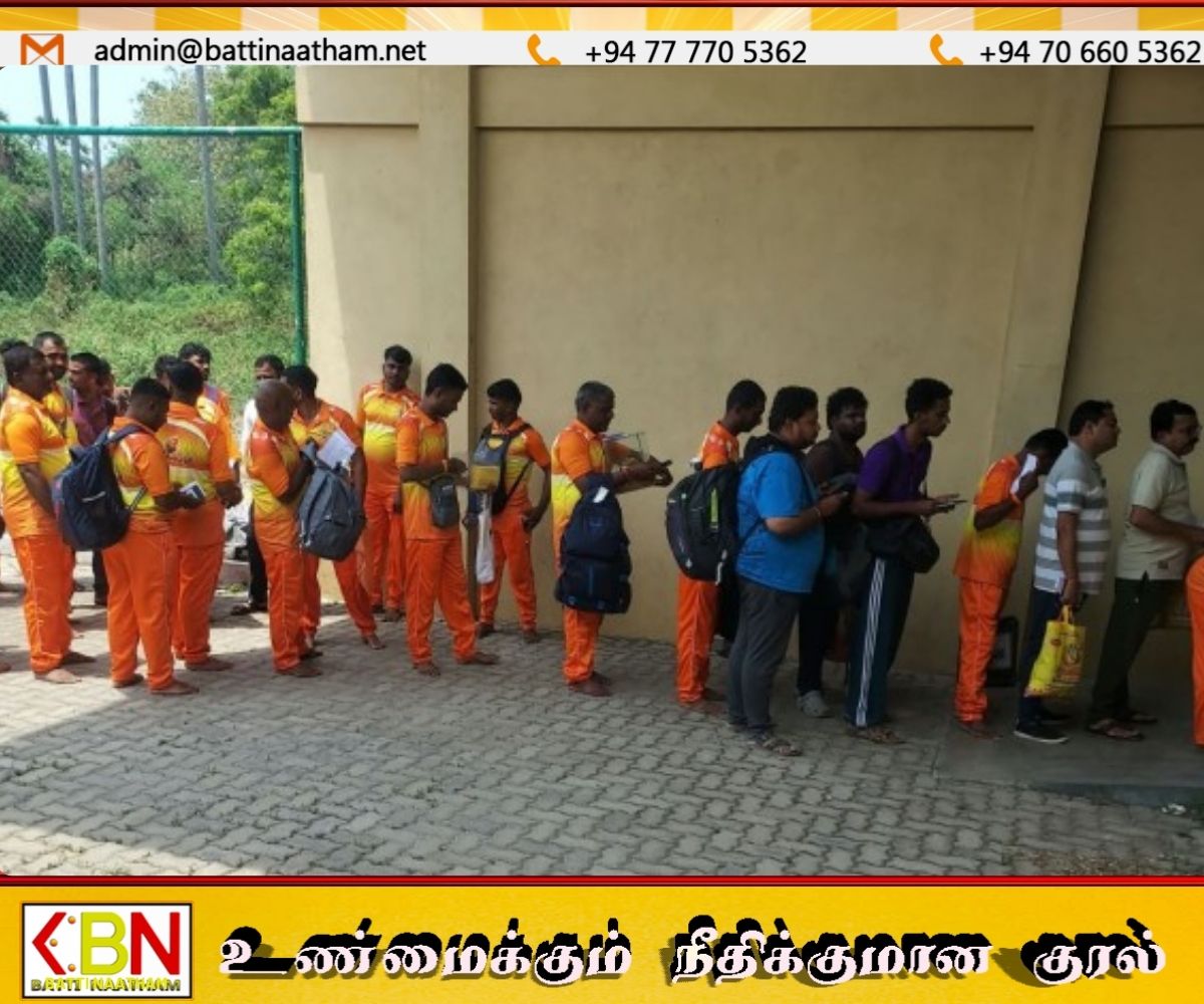 நயினாதீவு அம்மன் ஆலயத்திலிருந்து அகண்ட தீபம் கொண்டு செல்ல 86 இந்திய யாத்திரிகர்கள் யாழ்ப்பாணம் வருகை!
